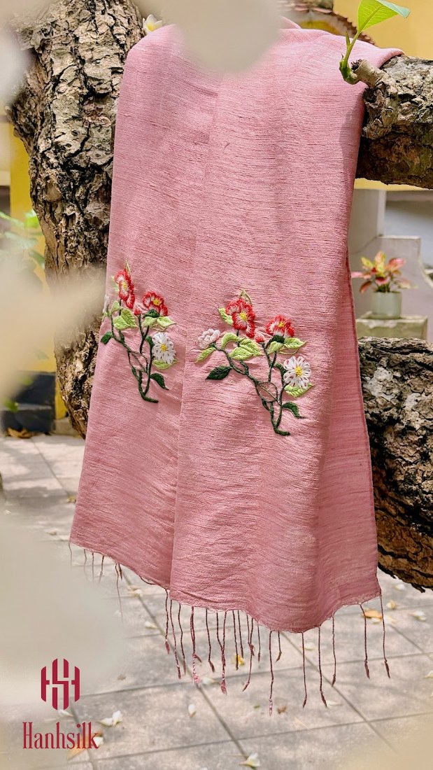Khăn lụa đũi tơ tằm thêu tay hoa hồng - màu hồng phấn | Hanhsilk