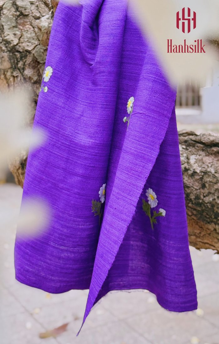 Khăn lụa đũi tơ tằm thêu tay hoa nhí trắng - màu tím | Hanhsilk