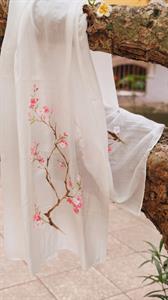 Khăn tơ lụa vẽ tay cành đào - màu trắng | Hanhsilk