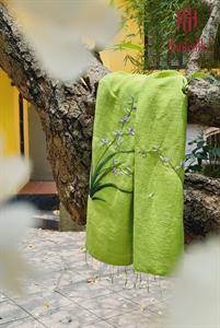 Khăn lụa đũi tơ tằm thêu tay cành lan - màu xanh cốm | Hanhsilk