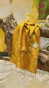 Khăn lụa đũi tơ tằm thêu tay hoa trắng - màu vàng nghệ | Hanhsilk