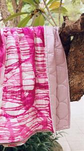 Chăn lụa tơ tằm khâu tay họa tiết loang hồng | Hanhsilk