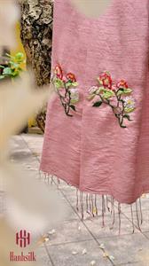 Khăn lụa đũi tơ tằm thêu tay hoa hồng - màu hồng phấn | Hanhsilk