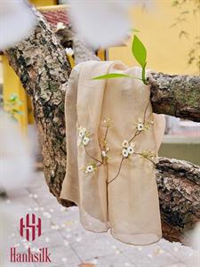 Khăn lụa đũi tơ tằm thêu tay hoa trắng - màu be | Hanhsilk