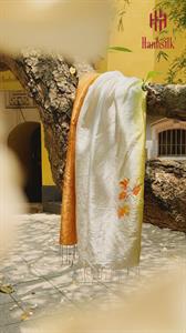 Khăn lụa đũi tơ tằm thêu tay lá phong - màu trắng phối cam | Hanhsilk
