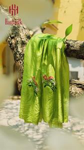 Khăn lụa đũi tơ tằm thêu tay hoa đỏ cam - màu xanh cốm | Hanhsilk