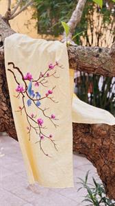 Khăn tơ lụa vẽ tay cành đào - màu vàng kem | Hanhsilk